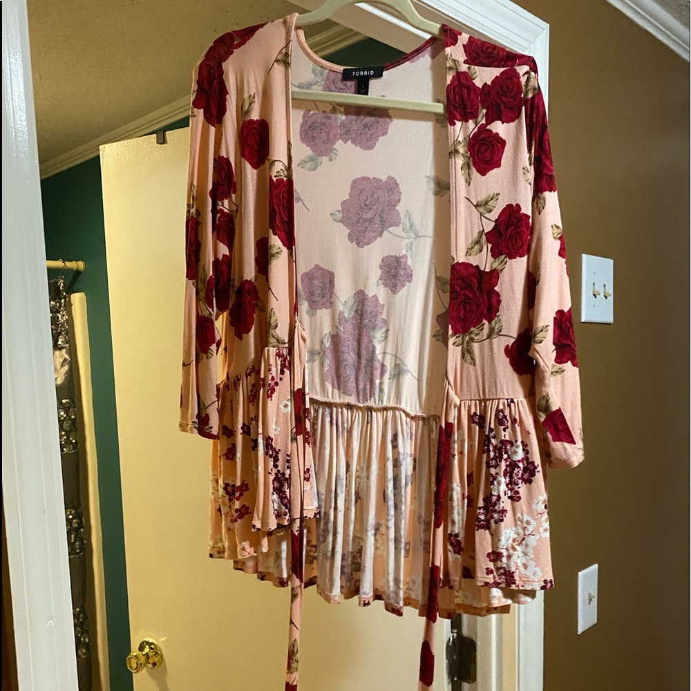 Torrid Pink Floral Roses Tie Front Kimono 1X